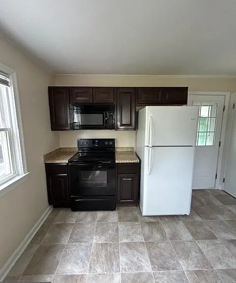 104 Southern Blvd — Photo 18