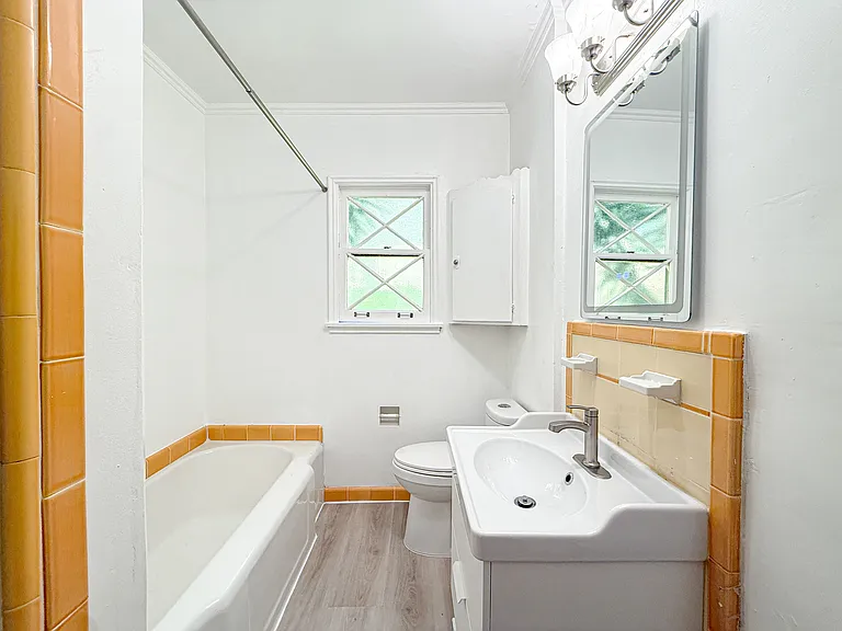 633 S Ridgeley Dr #1 — Photo 8