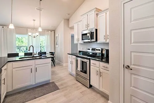 15329 Aldama Cir — Photo 22