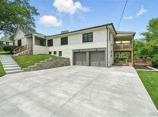 323 E Clinton Pl, Saint Louis, MO 63122