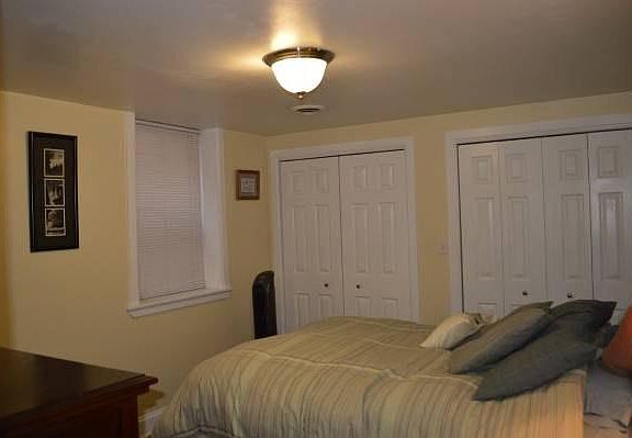 5th image of 954 W Belle Plaine Ave APT G