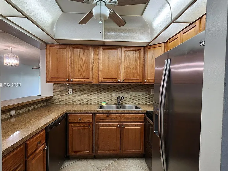 5981 Washington St #210 — Photo 27