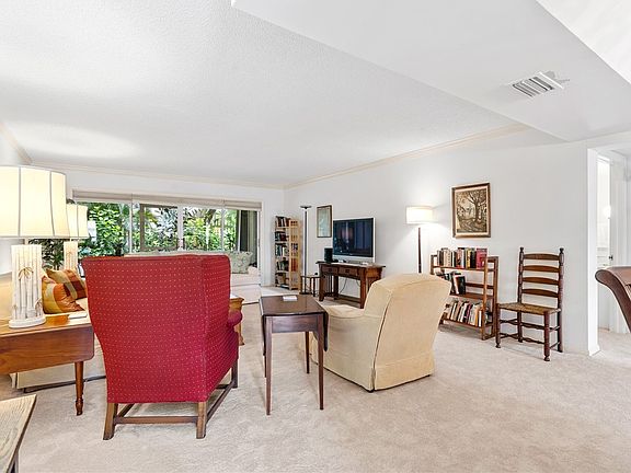 5th image of 2743 Ocean Dr APT 40E