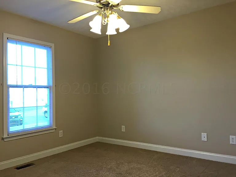 638 Amberdale West Cir — Photo 21