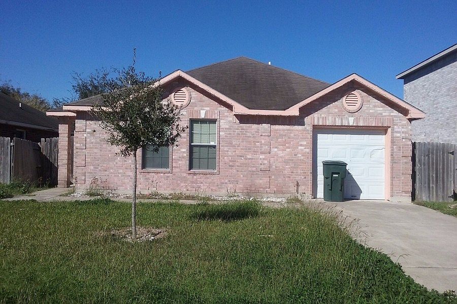 1st image of 3226 Palmetto Palm Dr