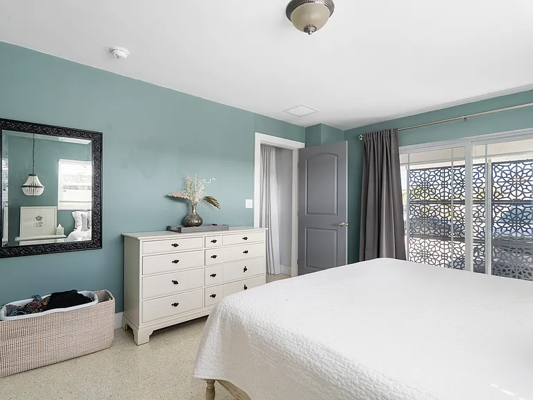 330 N Tessier Dr — Photo 36