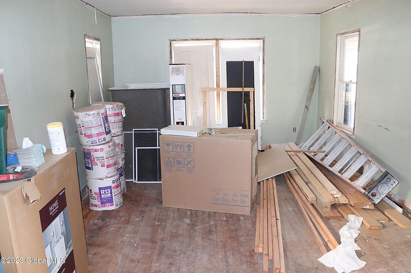4th image of 215 Clayton Road
