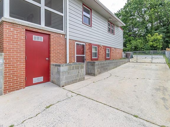 4th image of 2203 Van Wert St
