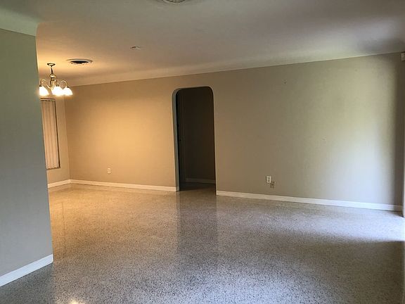 4th image of 6269 Dartmouth Ave N