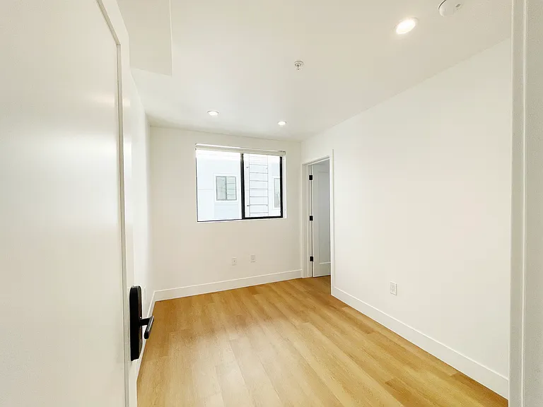 3100 S Normandie Ave — Photo 30