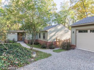 1301 Namassin Rd, Alexandria, VA 22308