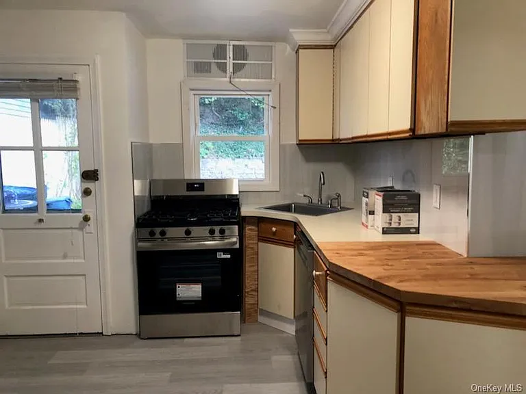 76 Bayview Ave #A — Photo 7