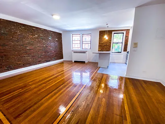 Rented by Gravity Real Estate Advisors | media 39