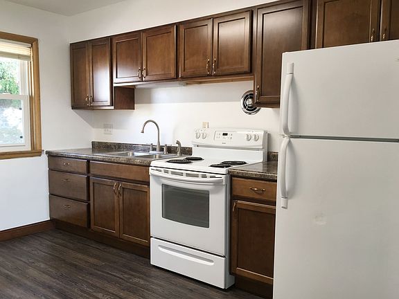 2nd image of 509 11th Ave NE APT A