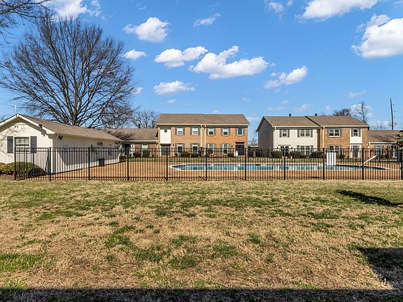 4th image of 1011 E Northfield Blvd