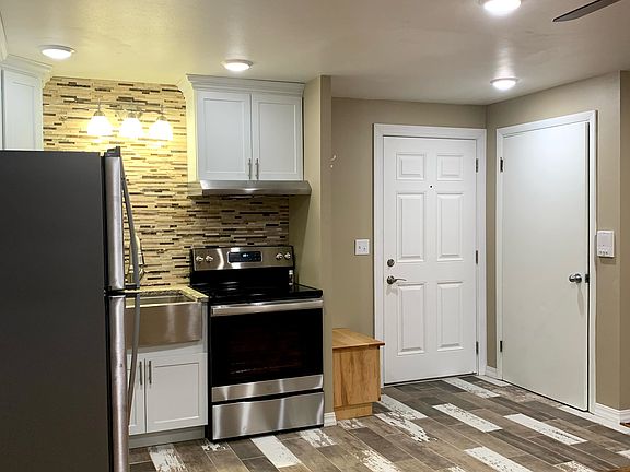 2nd image of 104 Alvina St