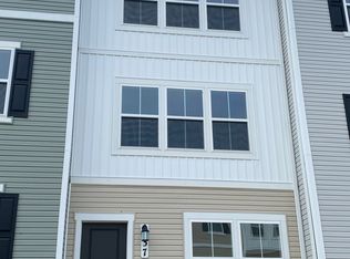 37 Brookfield Mews, Ranson, WV 25438