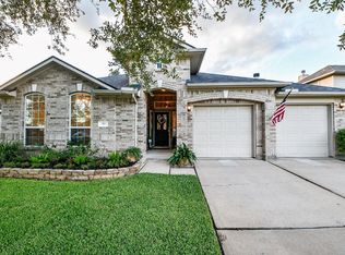 2034 Creek Shore Ln, Pearland, TX 77581