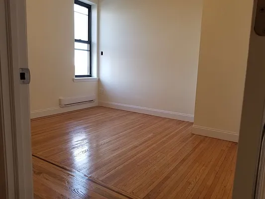 Rented by Lang Realty LLC | media 10