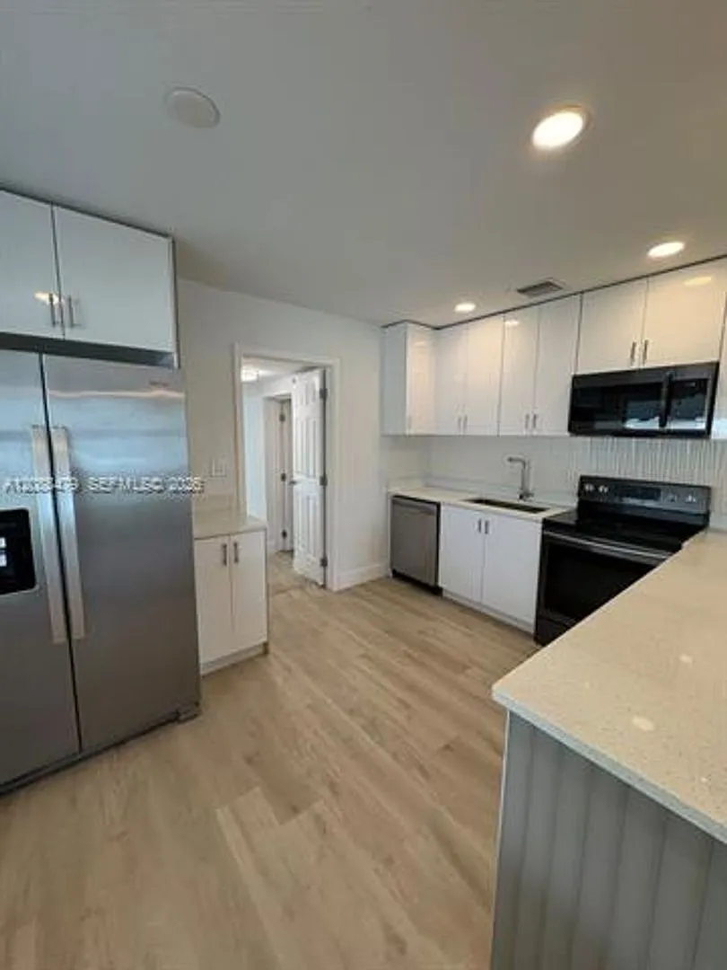 825 S 28th Ave # 825, Hollywood, FL 33020 — Photo 1