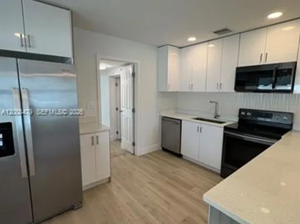825 S 28th Ave #825, Hollywood, FL 33020
