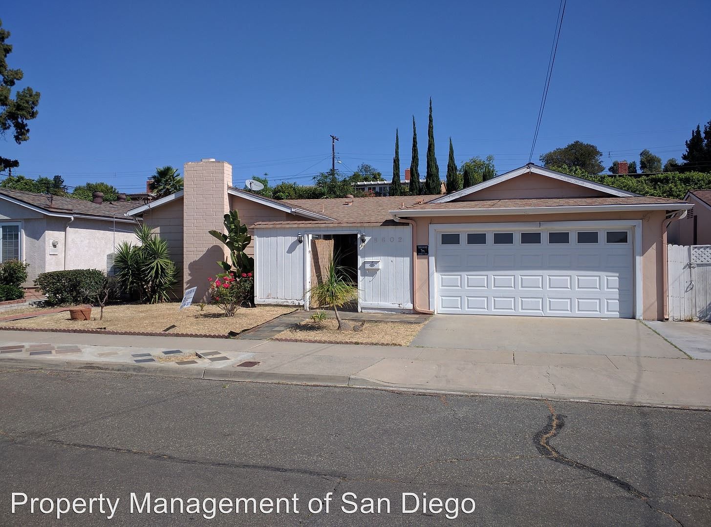 miiya。⁠◕⁠‿⁠◕⁠。 I made a Mii that looks a 2 gen Toyota Sequoia. Does it look