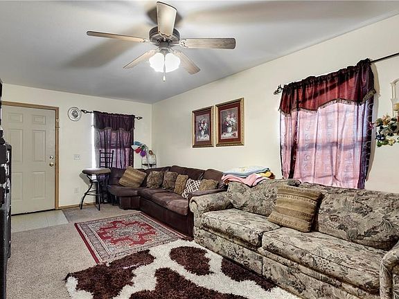 3rd image of 729/731 Erika Ave