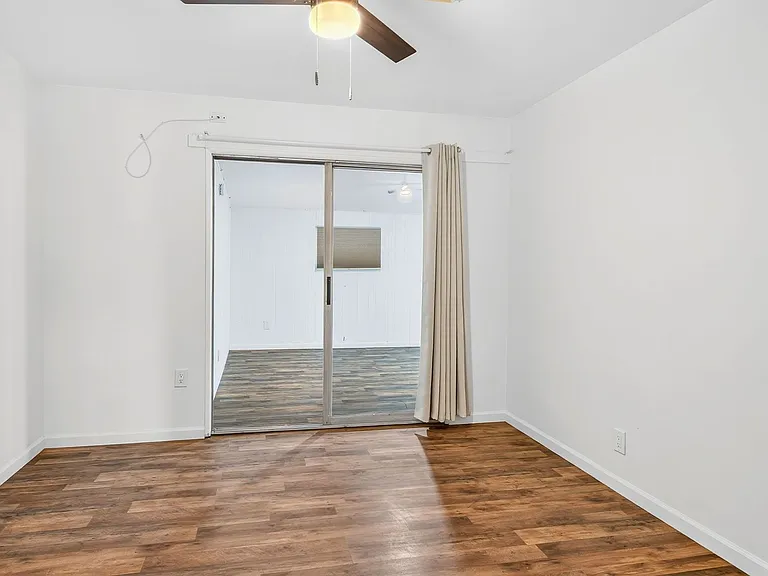 572 Federal St — Photo 15