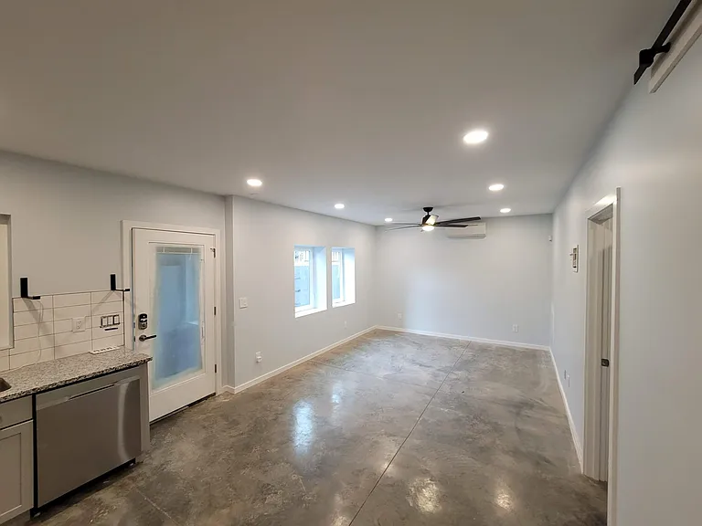 864 Vera St SE #1 — Photo 9