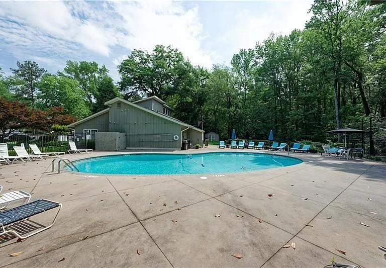 2179 Surrey Ct SE — Photo 32