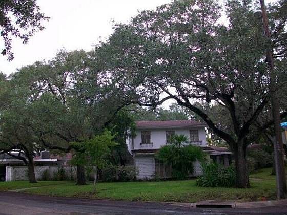 1st image of 202 Buena Vista Ave