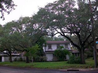 202 Buena Vista Ave, Victoria, TX 77901