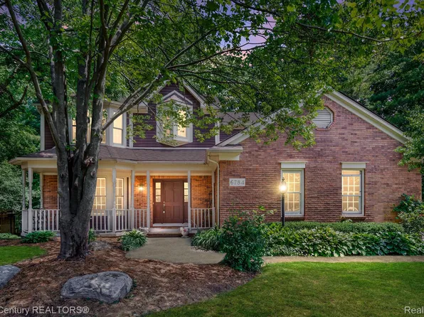 6784 Granger Dr, Troy, MI 48098