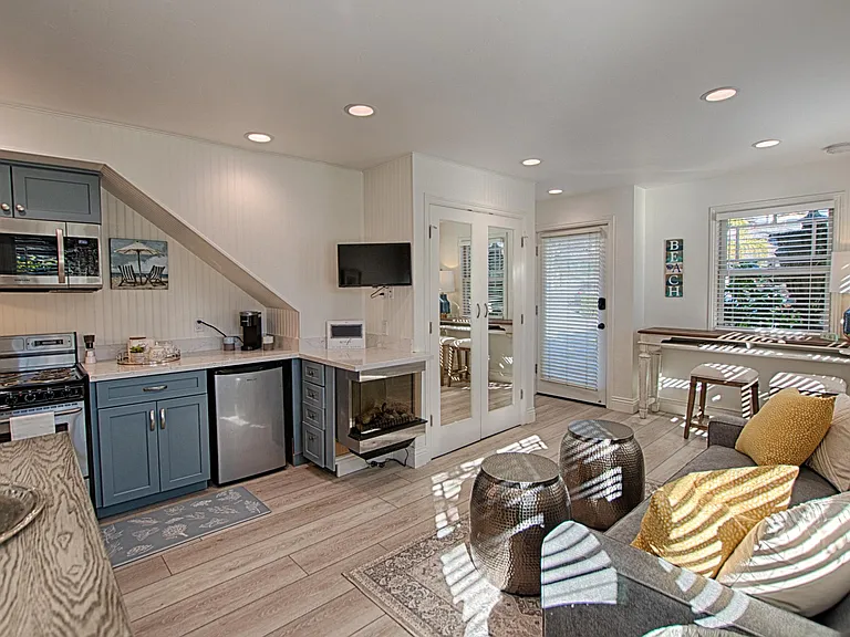307 Capitola Ave #A — Photo 4