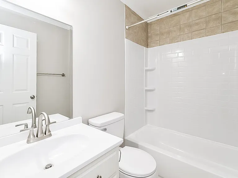 4401 Okeechobee Dr — Photo 15