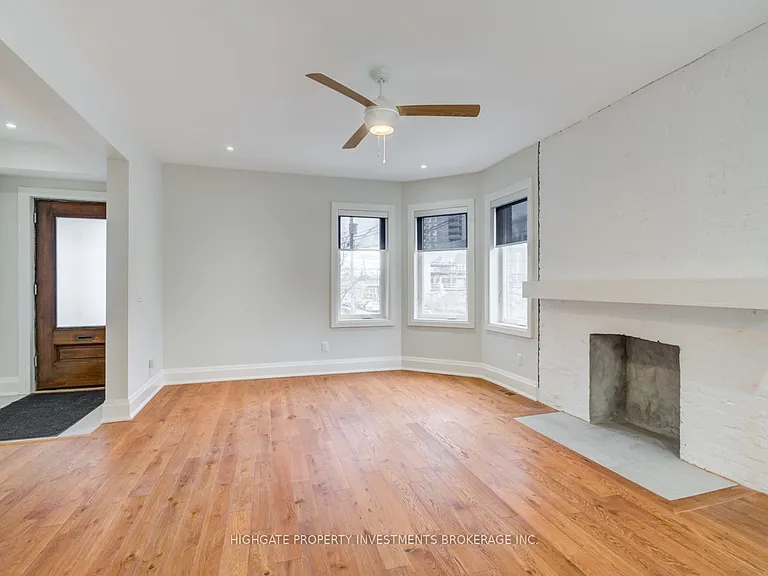129 Hilton Ave #MAIN — Photo 3