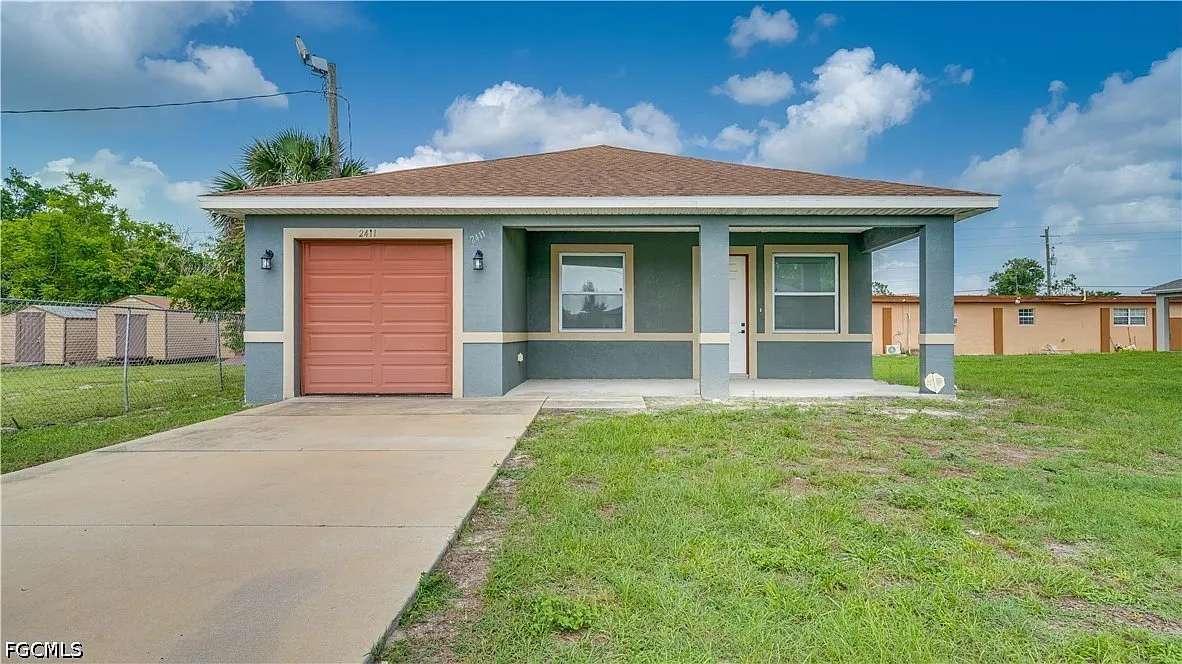 4 bed, 2.0 bath, 1394 sqft, $2,200 — Photo 3