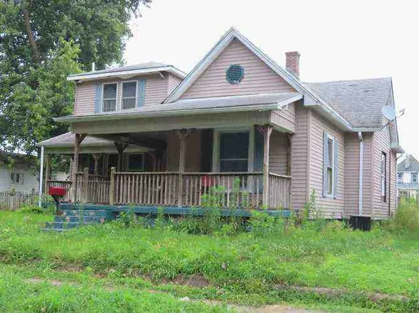 215 N 8th St, West Terre Haute, IN 47885