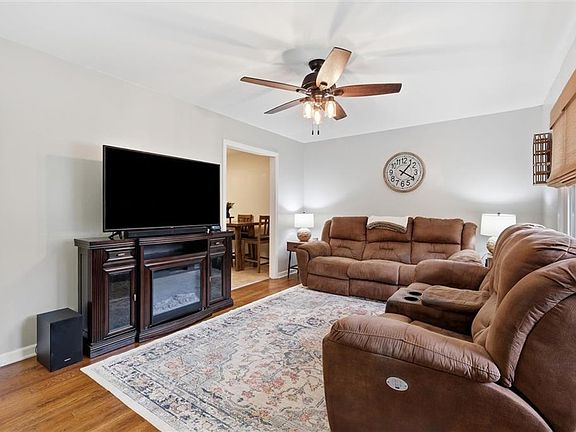4th image of 4823 W 62nd St