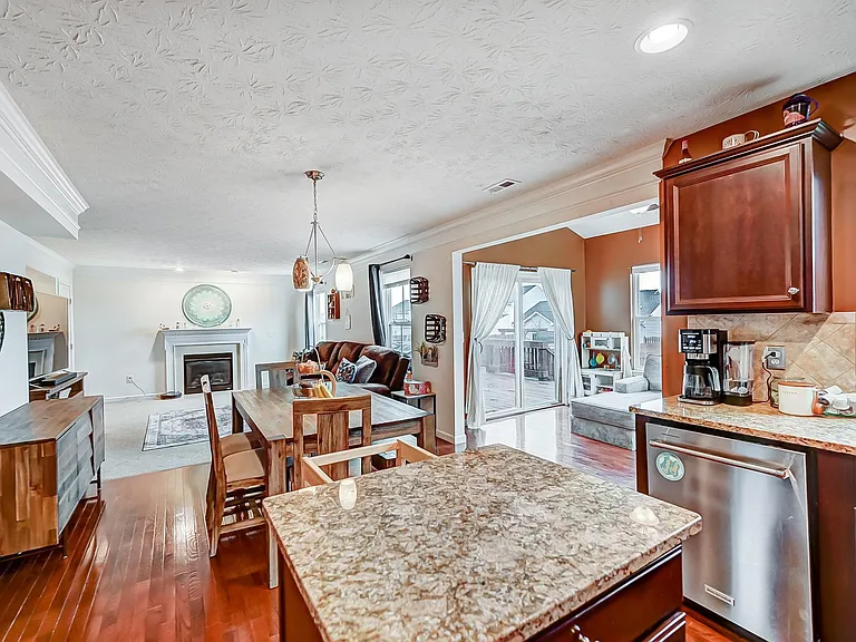 1404 Artesian Ln — Photo 22