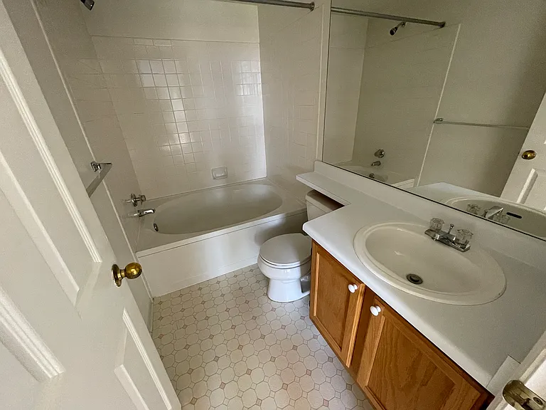 7460 Singing Hills Dr #H203-203 — Photo 6