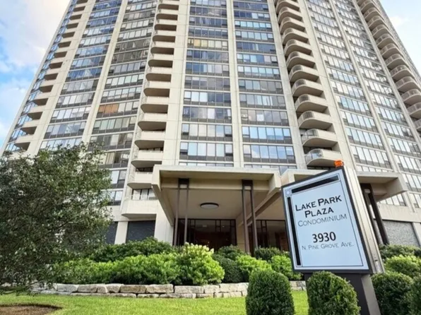 3930 N Pine Grove Ave, Chicago, IL