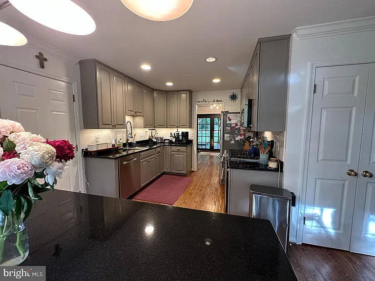 725 Forest Park Rd — Photo 7