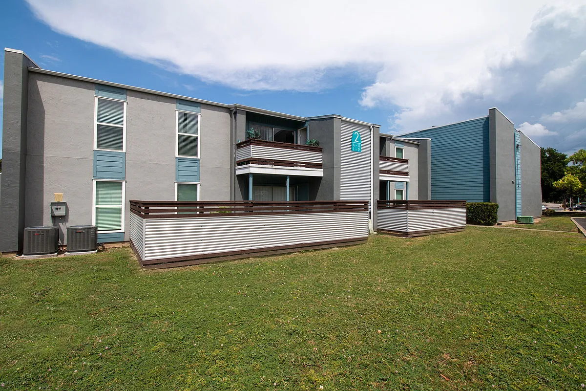 Building Photo - Auburn Creek