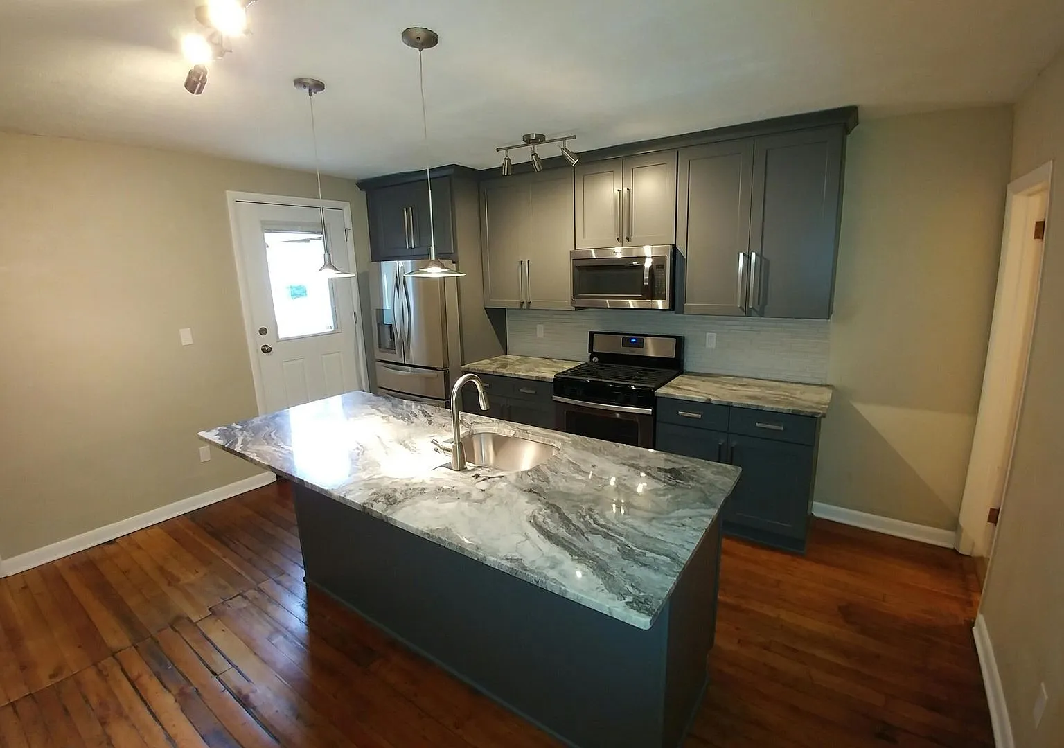 Student Housing - South Side — Photo 3