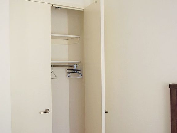 5th image of 91 Varet St #2