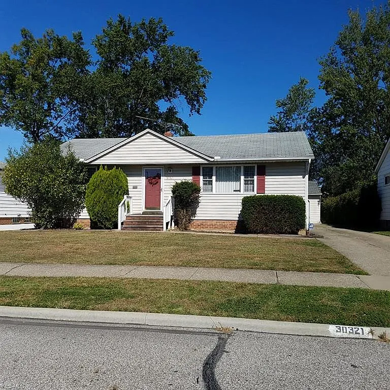 30321 Vineyard Rd photo 1