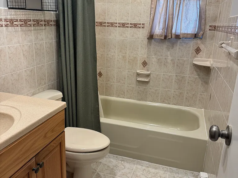 292 Hoover Ave #6 — Photo 9
