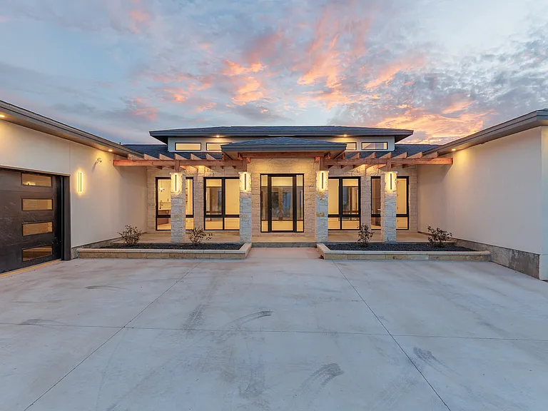 6425 Ranch Road 962 W — Photo 6