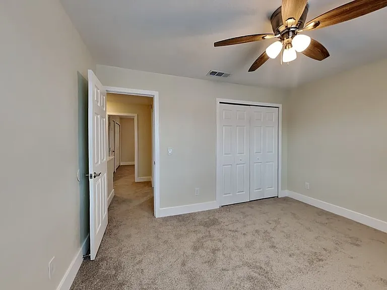 542 Verbena Ct — Photo 10